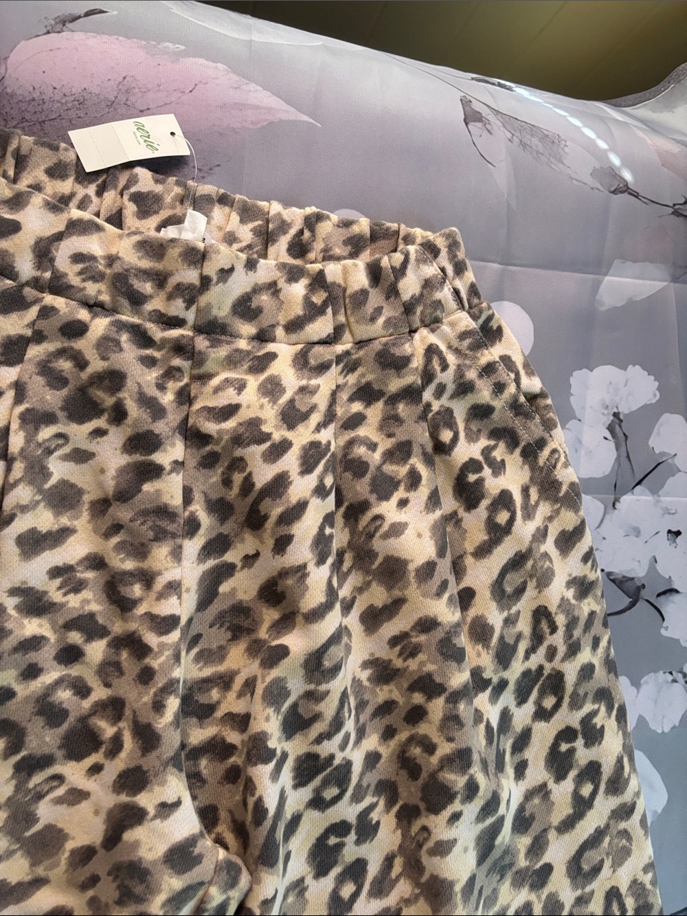 aerie Leopard Print Wide-Leg Joggers - Beige & Brown - Picture 4 of 7